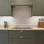 Stylish For 8 Будинок відпочинку Бристоль