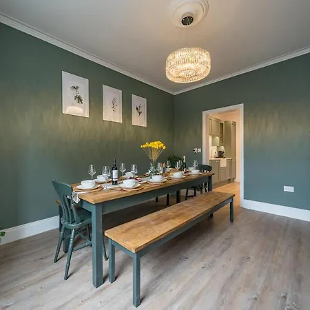 Stylish For 8 Бристоль