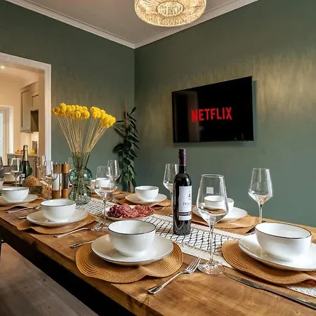 Stylish For 8 بيت للعطل