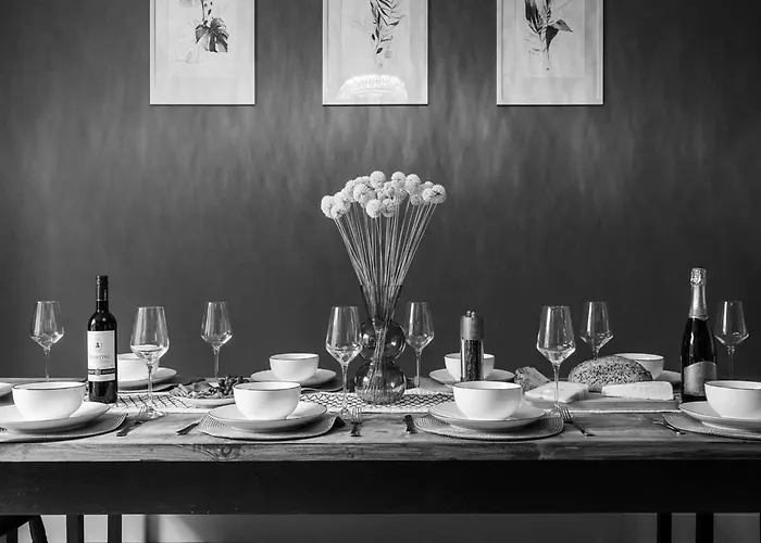 بيت للعطل Stylish For 8