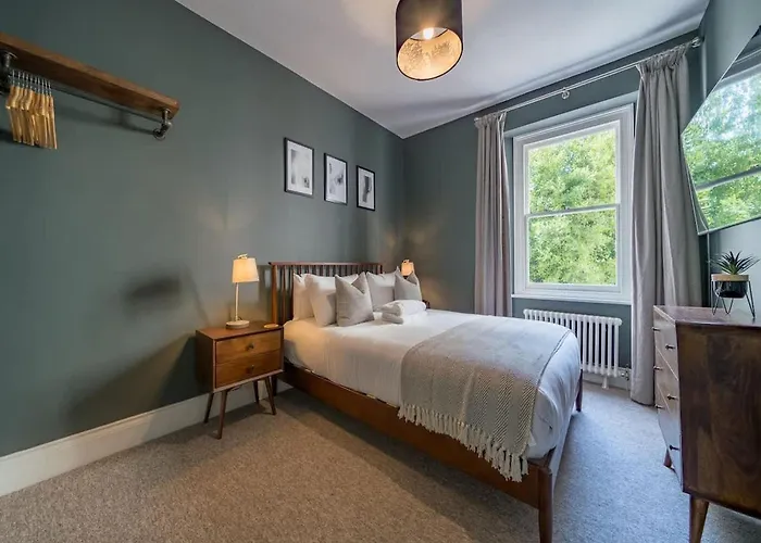 Prázdninový dům Stylish For 8 Bristol